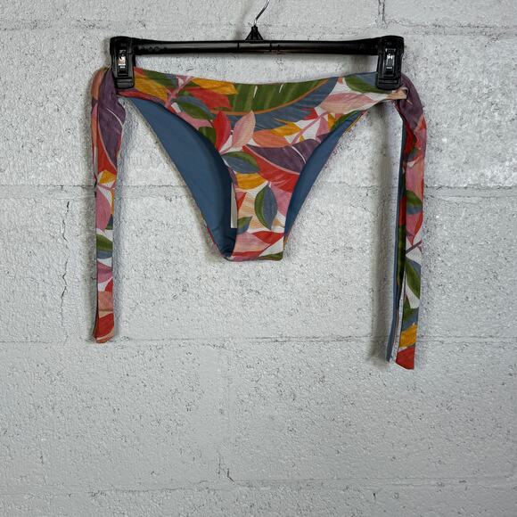 BECCA Women's Tie Side Bikini Bottom, reversible, Bora bora print Medium $78 - Picture 1 of 7
